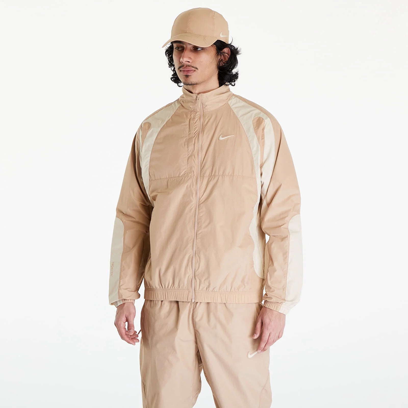 NEC ナイメヘン トラックジャケット Nijmegen Conjunto Nike x NOCTA Woven Track Bege Areia/Marrom Claro