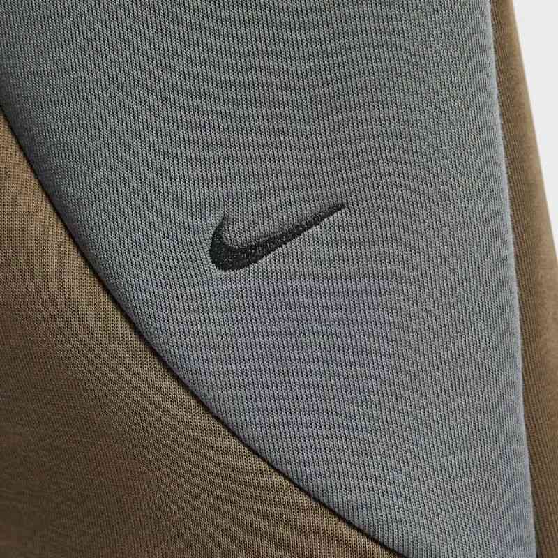 Conjunto Nike Tech Fleece Pro Wear Marrom