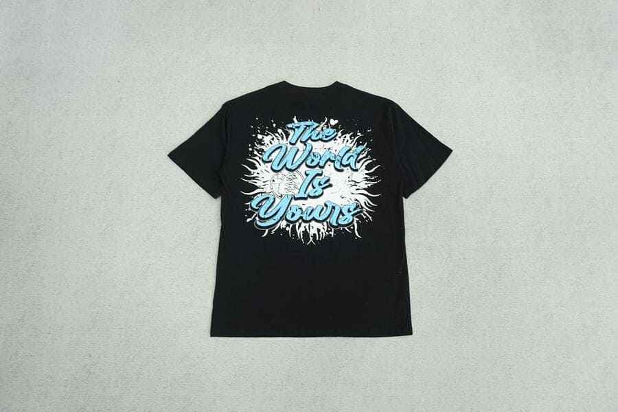 Camiseta Hellstar The World Is Yours