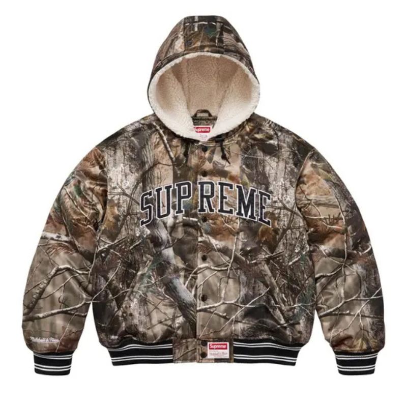 Jaqueta Supreme x Mitchell & Ness Varsity Satin AP Camo