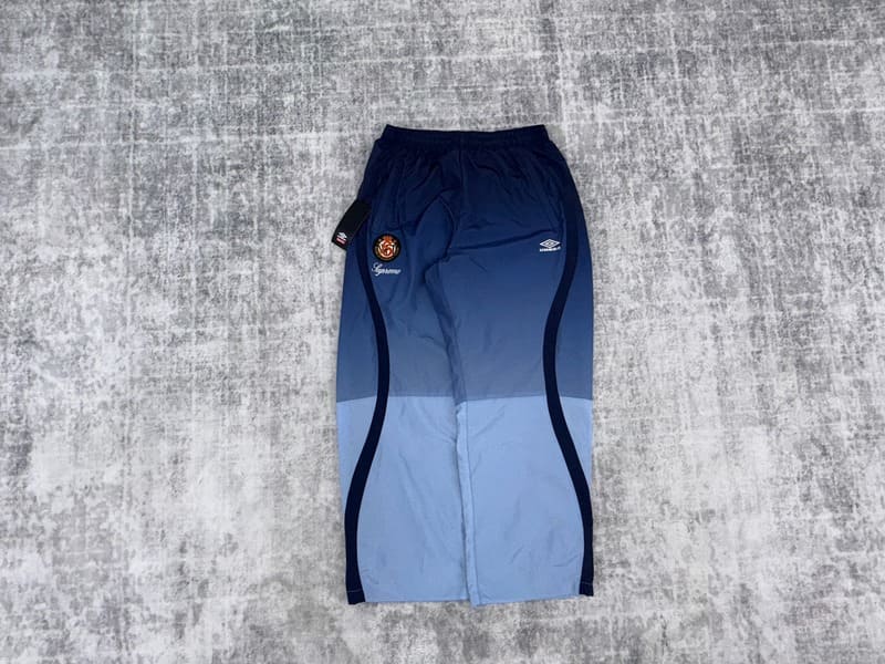Conjunto Supreme x Umbro Gradient Track Navy
