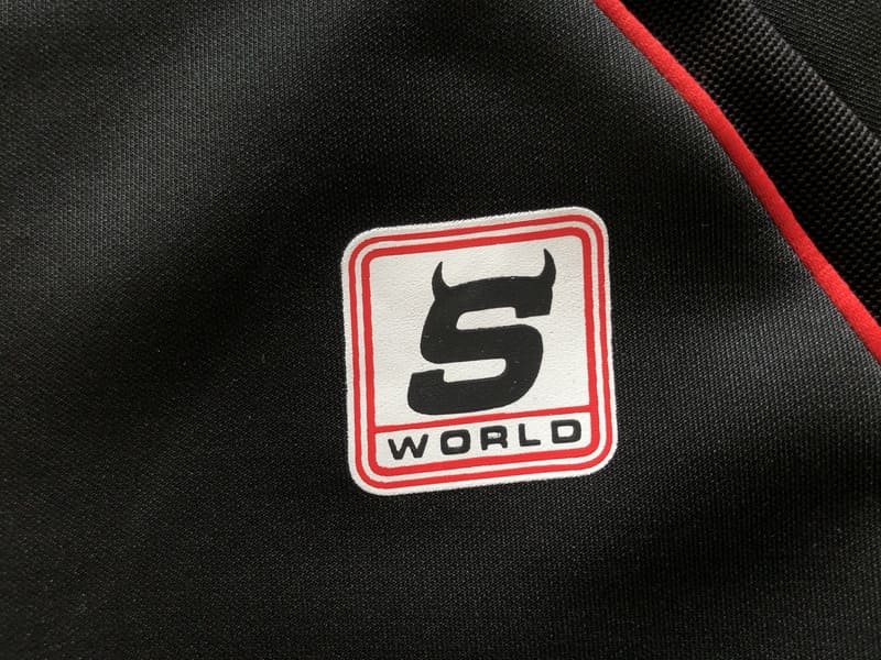 Conjunto Syna World Perforated Perfomance Black Red