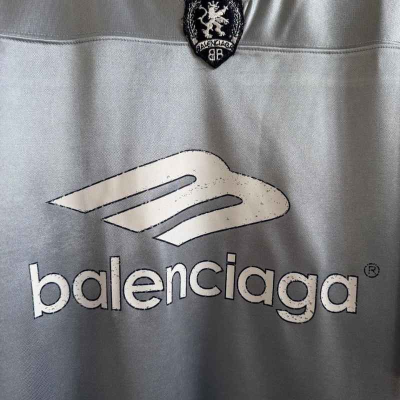 Camiseta Balenciaga Jersey V-neck Oversized Cinza