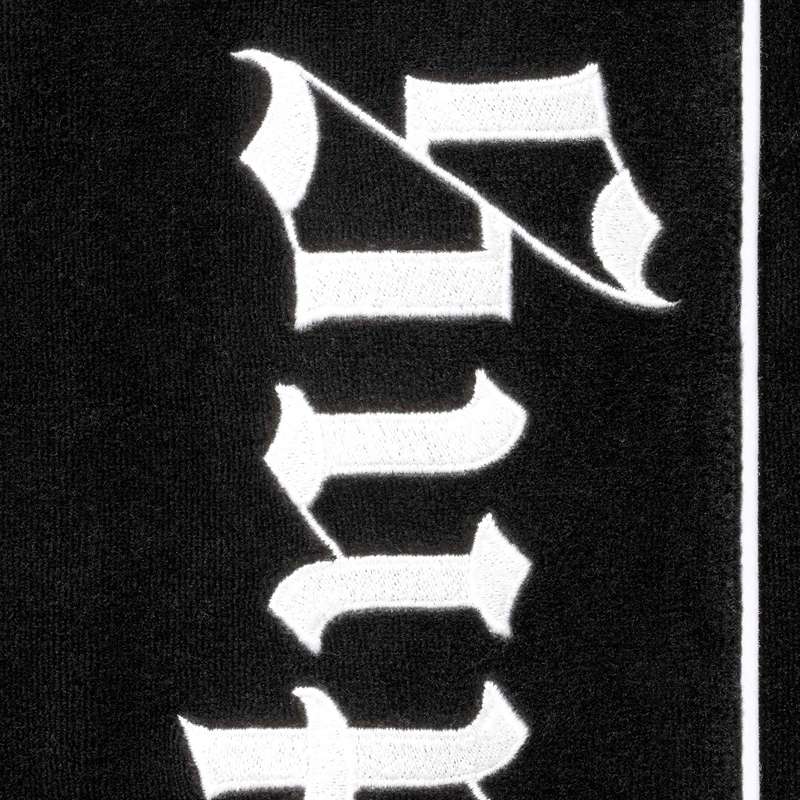 Conjunto Supreme x Umbro Velour Track Black