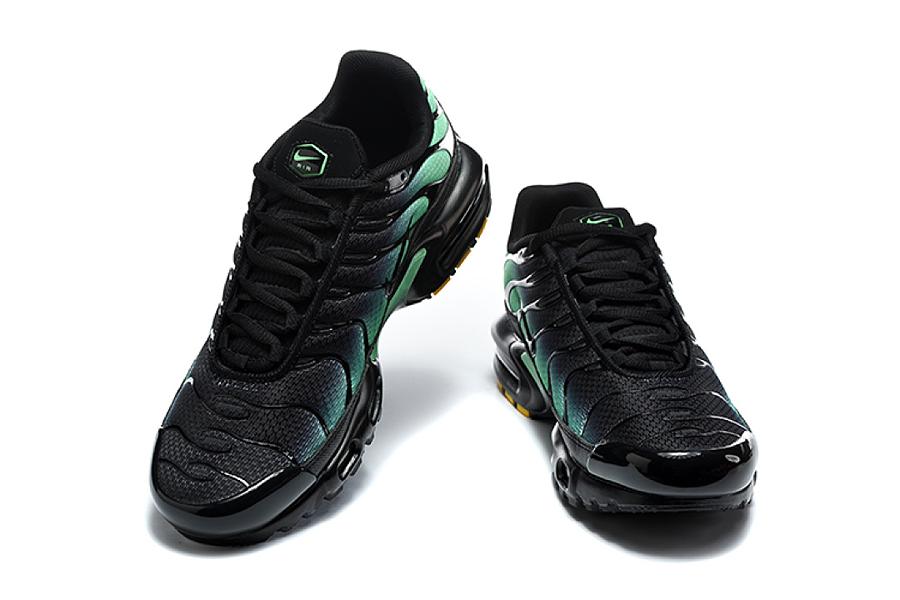 Air Max TN Plus Black Illusion Green