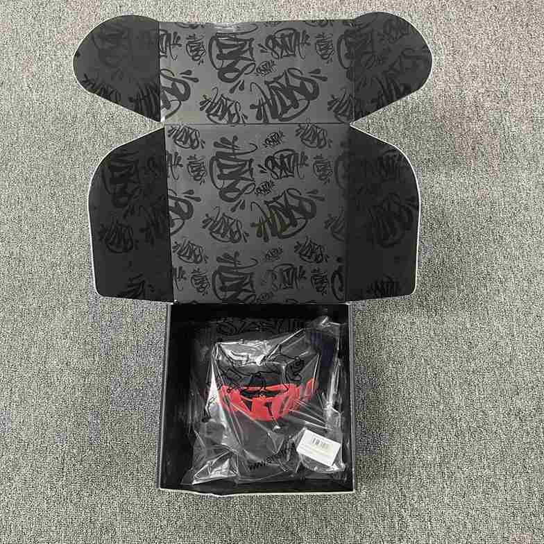 Boné Trucker SynaWorld Black/Red