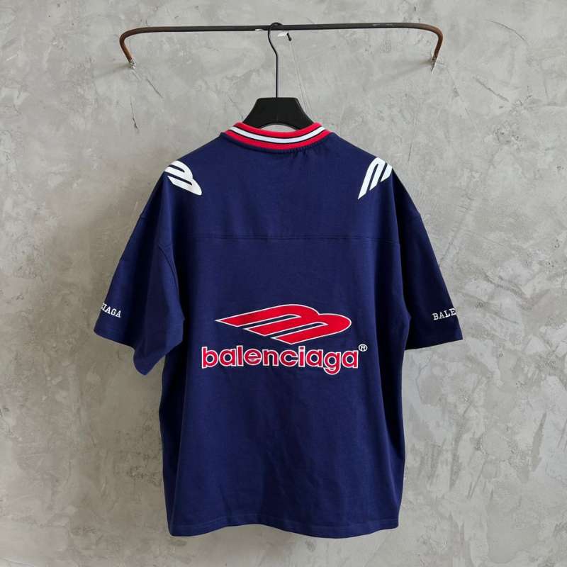 Camiseta Balenciaga Football V-neck Oversized Azul