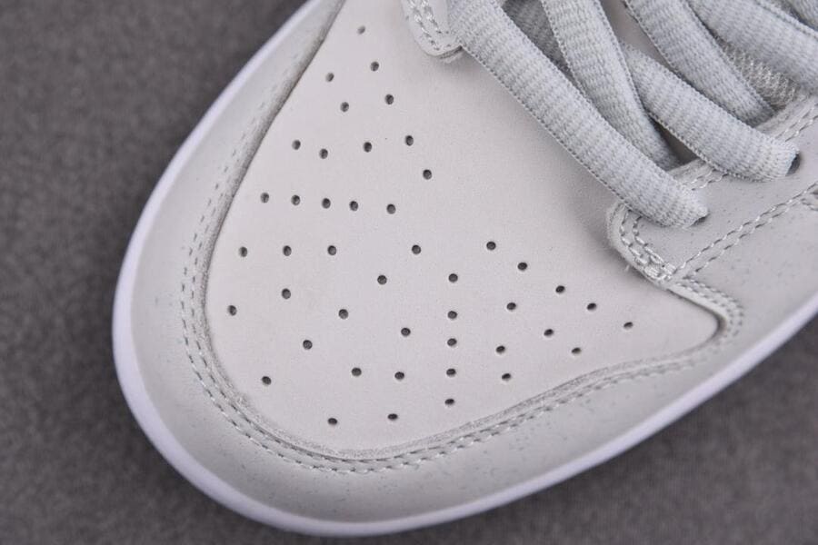 Concepts x Nike SB Dunk Low White Lobster