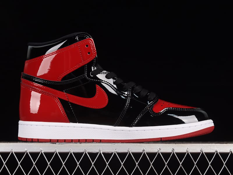 Air Jordan 1 High Patent Bred