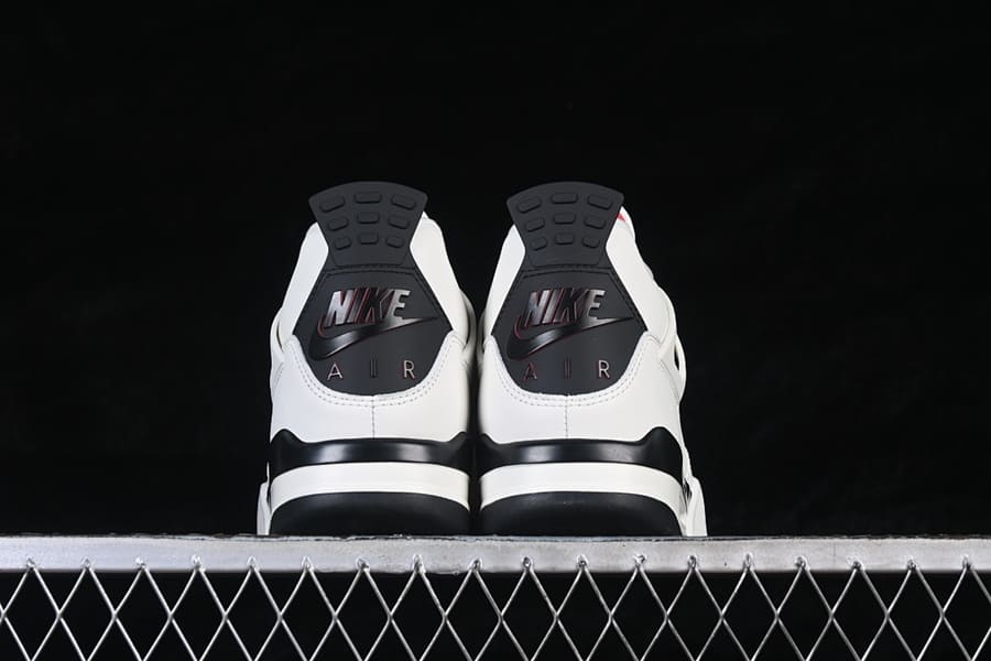 Air Jordan 4 OG Flight Club