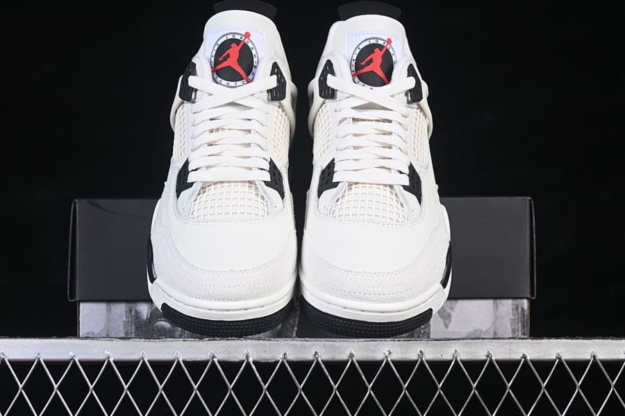 Air Jordan 4 OG Flight Club