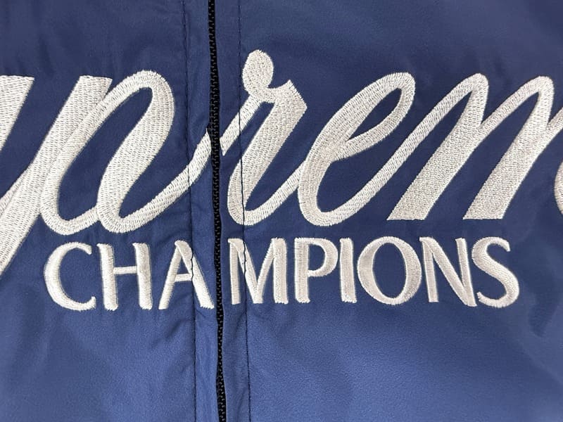 Jaqueta Supreme x Umbro Gradient Track Blue