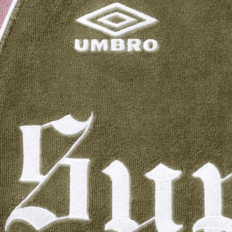 Conjunto Supreme x Umbro Velour Track Olive