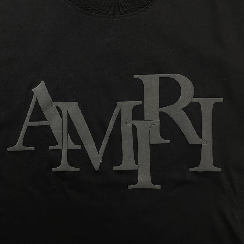 Camiseta Amiri Staggered Logo Preto