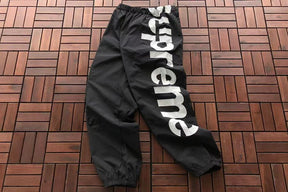 Conjunto Supreme Spellout Track Black