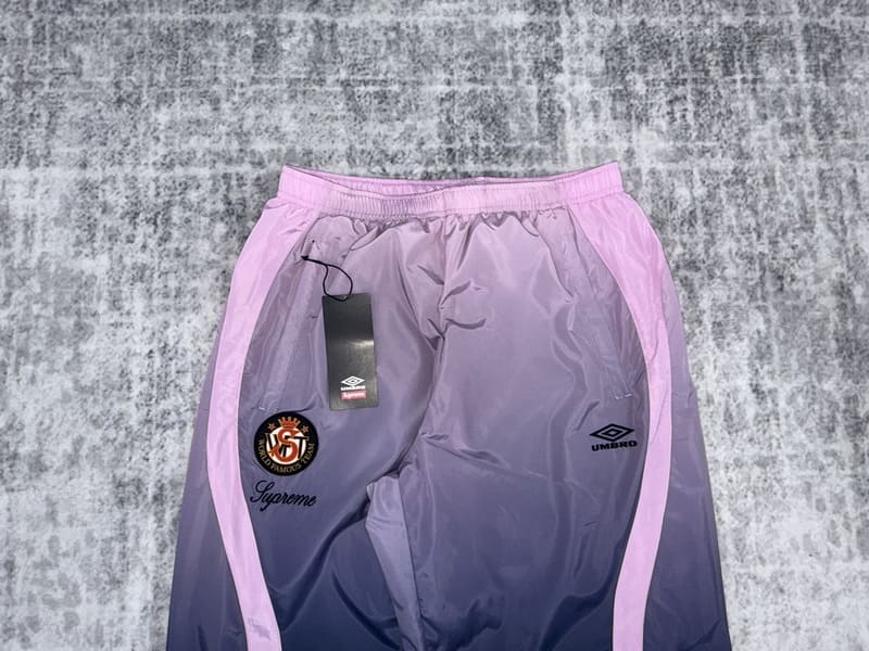 Conjunto Supreme x Umbro Gradient Track Pink