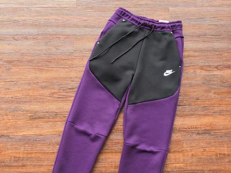 Conjunto Nike Tech Fleece Roxo/Preto