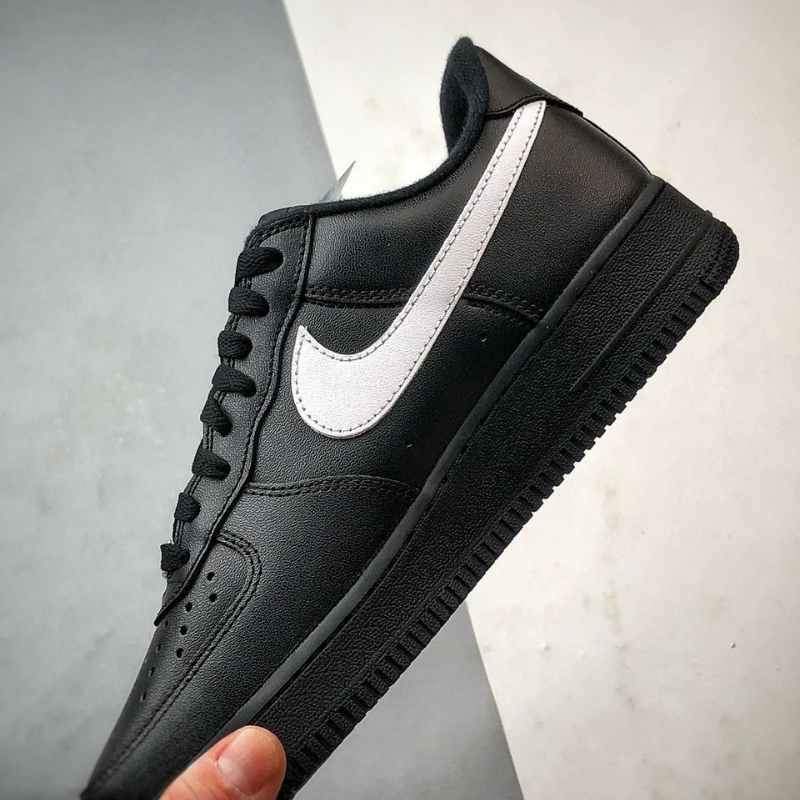 Air Force 1 Low Black x Supreme