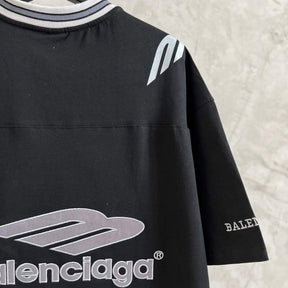 Camiseta Balenciaga Football V-neck Oversized Preta