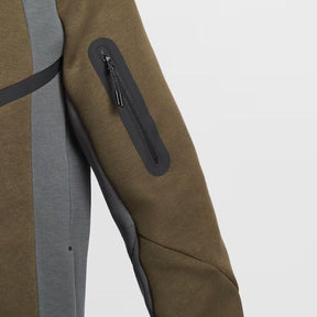 Conjunto Nike Tech Fleece Pro Wear Marrom