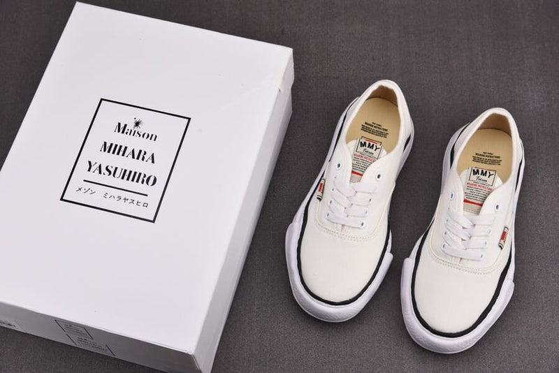 Maison Mihara Yasuhiro Baker OG Sole Canvas Low White