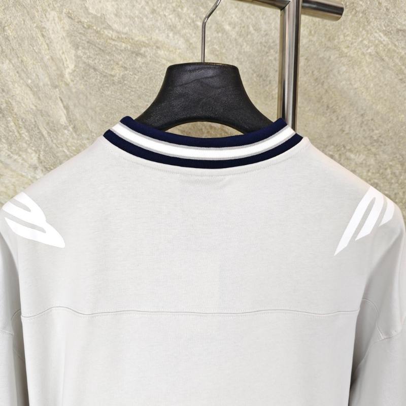 Camiseta Balenciaga Football V-neck Oversized Cinza