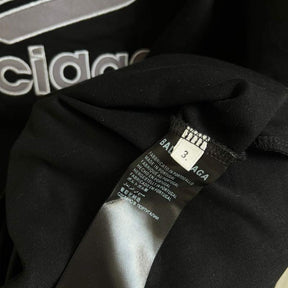 Camiseta Balenciaga Football V-neck Oversized Preta