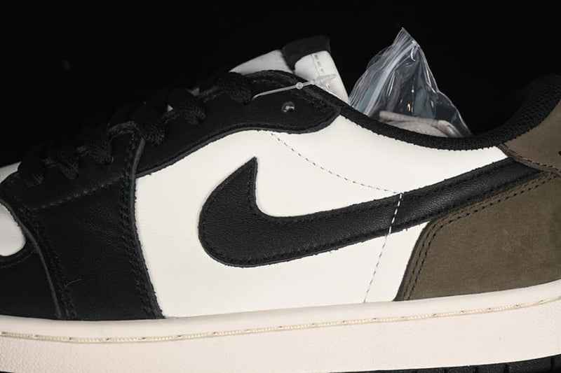 Jordan 1 Low OG Mocha