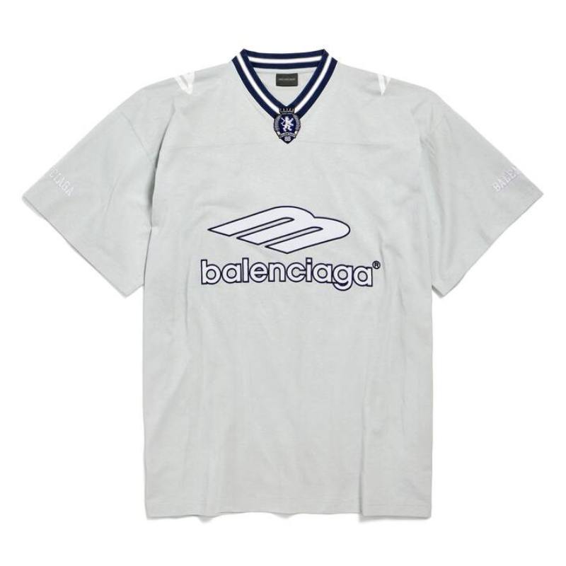 Camiseta Balenciaga Football V-neck Oversized Cinza