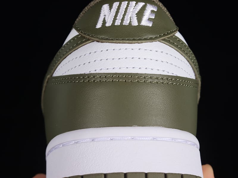 Nike Dunk Low Medium Olive