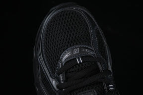 New Balance 740 Black Grey Silver