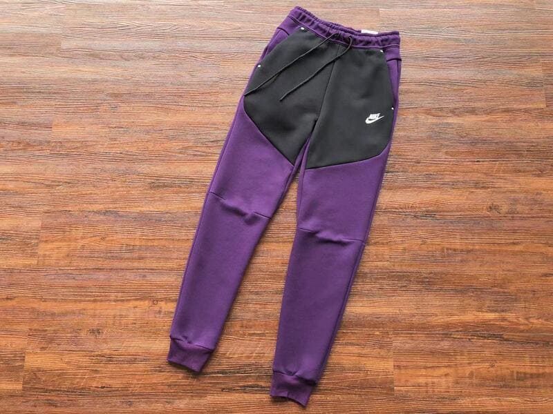 Conjunto Nike Tech Fleece Roxo/Preto