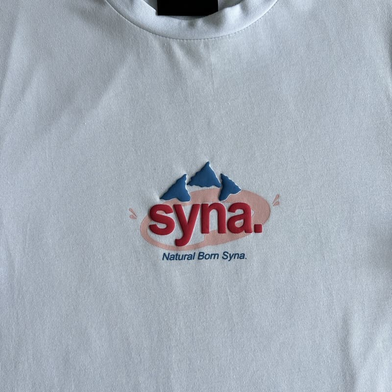 Camiseta Syna World x Evian Logo