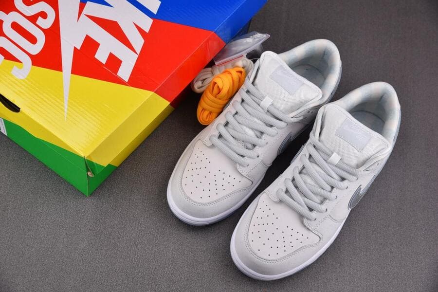 Concepts x Nike SB Dunk Low White Lobster