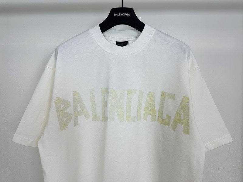 Camiseta Balenciaga Tape Type Branco